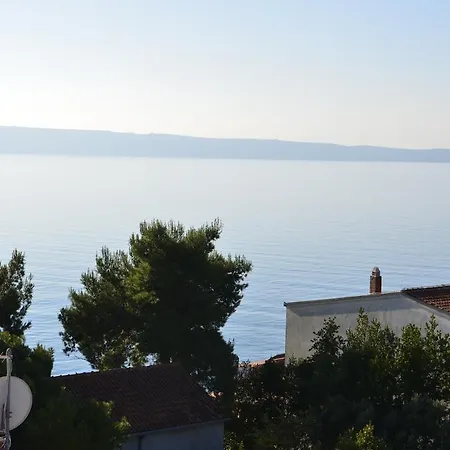 Apartament Otok *