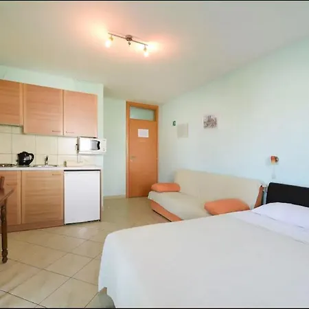 Apartament Otok