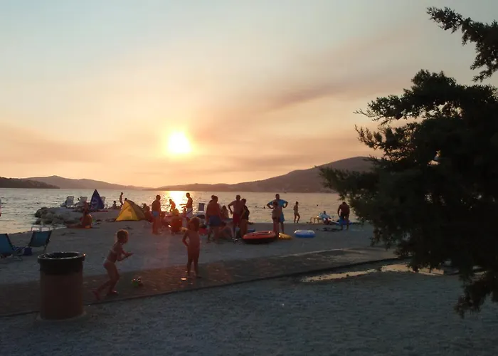 Apartament Otok *