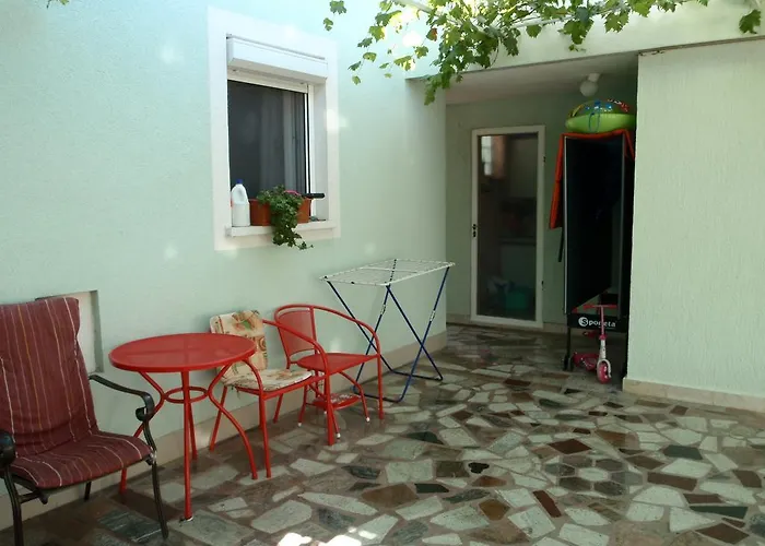 Otok Διαμέρισμα Τρογκίρ