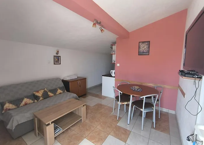 Otok * Τρογκίρ