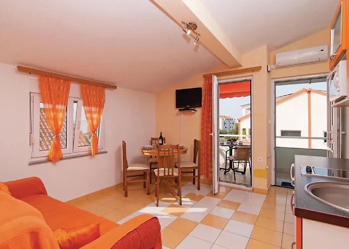 Otok * Τρογκίρ